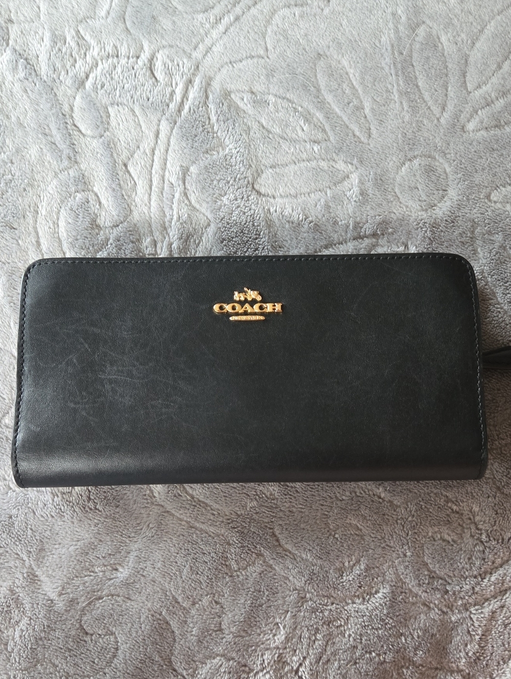 COACH Black Leather Zip Wallet For Women.